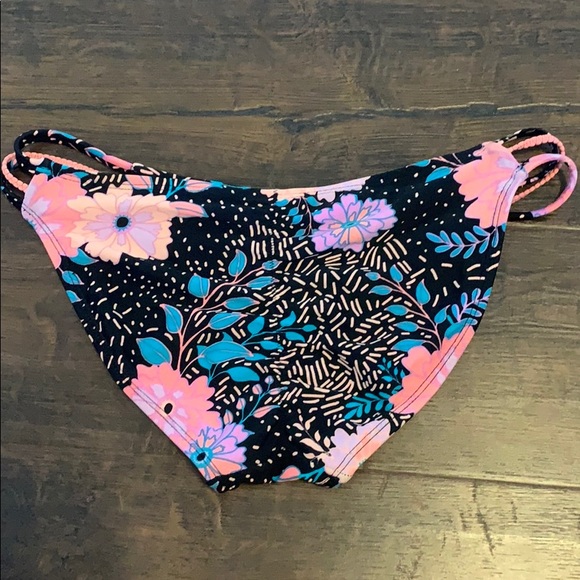 Bikini Bottoms - Picture 2 of 2